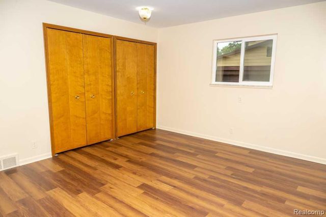 32400 Northampton Drive, Warren, MI 48093