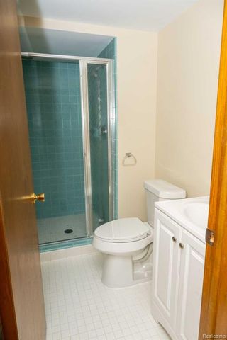 32400 Northampton Drive, Warren, MI 48093