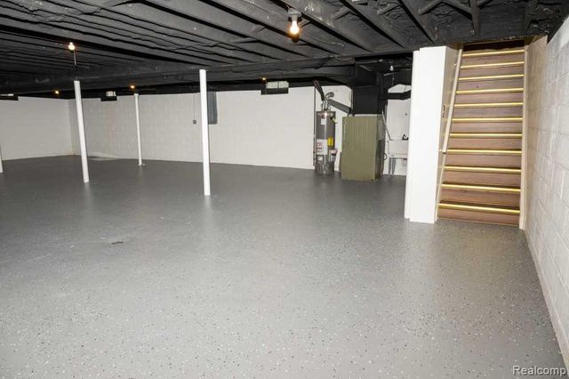 32400 Northampton Drive, Warren, MI 48093