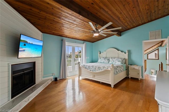 18260 Deep Passage LN, Fort Myers Beach, FL 33931