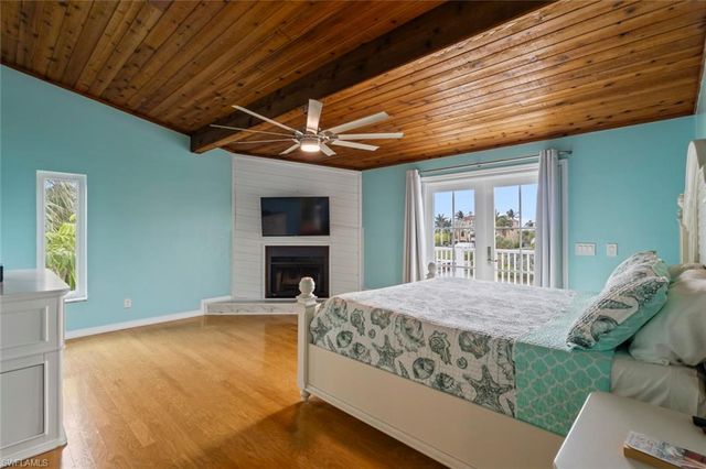 18260 Deep Passage LN, Fort Myers Beach, FL 33931
