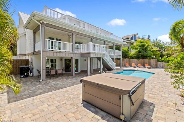18260 Deep Passage LN, Fort Myers Beach, FL 33931