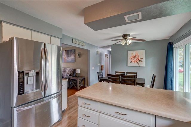 90 E Countryside Drive, Evansville, WI 53536