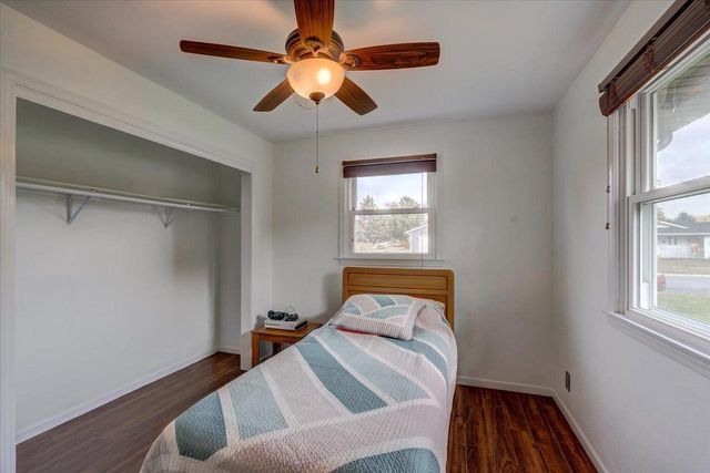 90 E Countryside Drive, Evansville, WI 53536