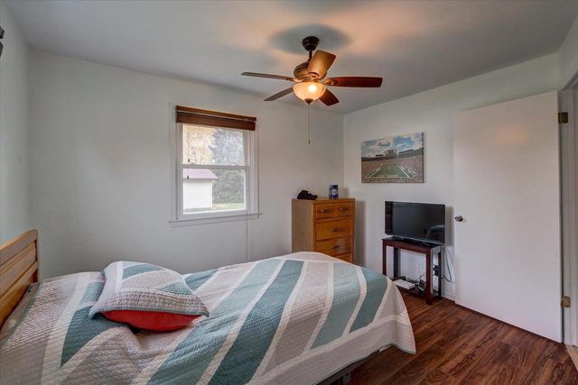 90 E Countryside Drive, Evansville, WI 53536