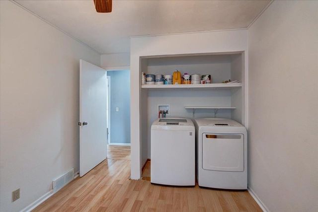 90 E Countryside Drive, Evansville, WI 53536