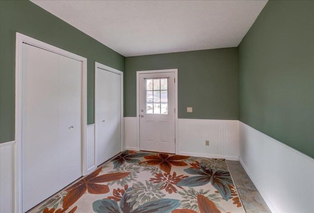 90 E Countryside Drive, Evansville, WI 53536