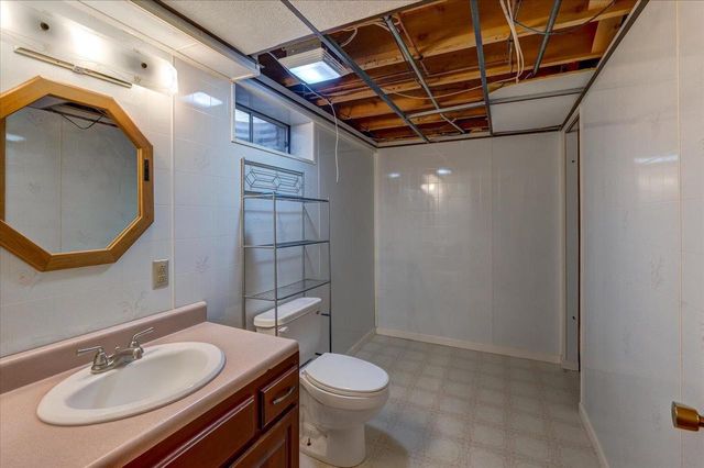 90 E Countryside Drive, Evansville, WI 53536