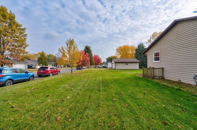 90 E Countryside Drive, Evansville, WI 53536