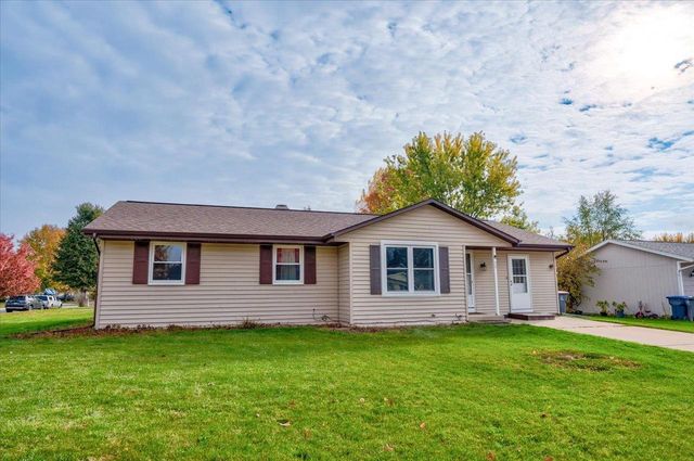 90 E Countryside Drive, Evansville, WI 53536