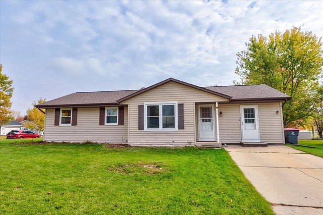 90 E Countryside Drive, Evansville, WI 53536