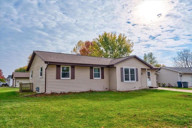 90 E Countryside Drive, Evansville, WI 53536
