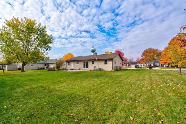 90 E Countryside Drive, Evansville, WI 53536