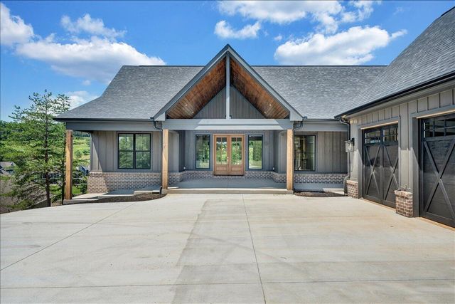 775 Compass Cove CIR, Moneta, VA 24121