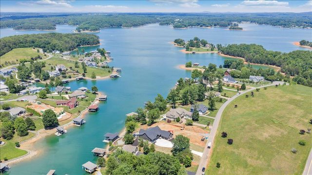 775 Compass Cove CIR, Moneta, VA 24121