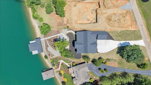 775 Compass Cove CIR, Moneta, VA 24121