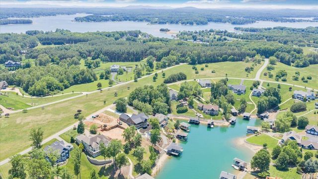 775 Compass Cove CIR, Moneta, VA 24121