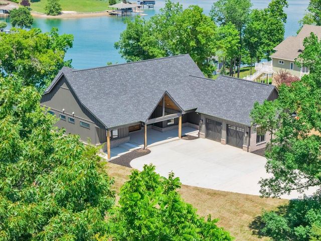 775 Compass Cove CIR, Moneta, VA 24121