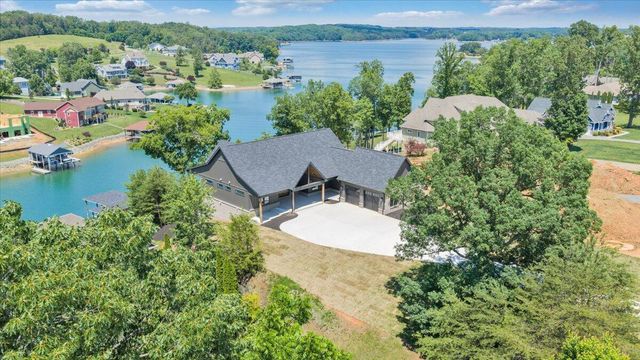 775 Compass Cove CIR, Moneta, VA 24121