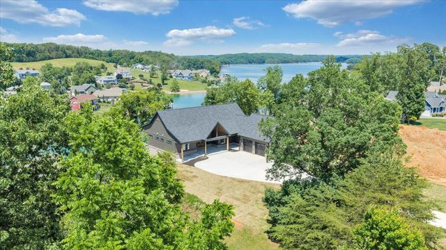 775 Compass Cove CIR, Moneta, VA 24121