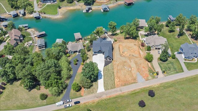775 Compass Cove CIR, Moneta, VA 24121