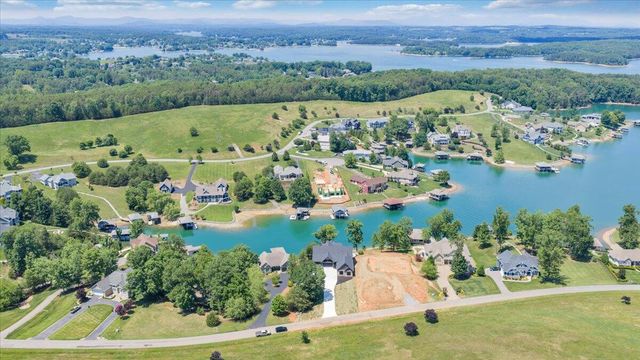 775 Compass Cove CIR, Moneta, VA 24121