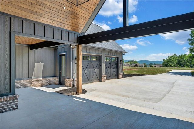 775 Compass Cove CIR, Moneta, VA 24121