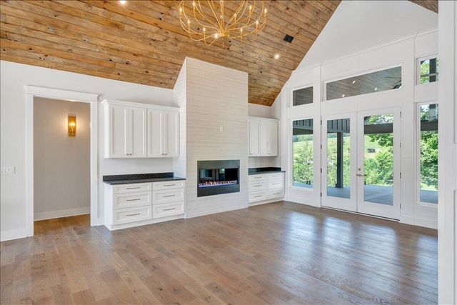 775 Compass Cove CIR, Moneta, VA 24121