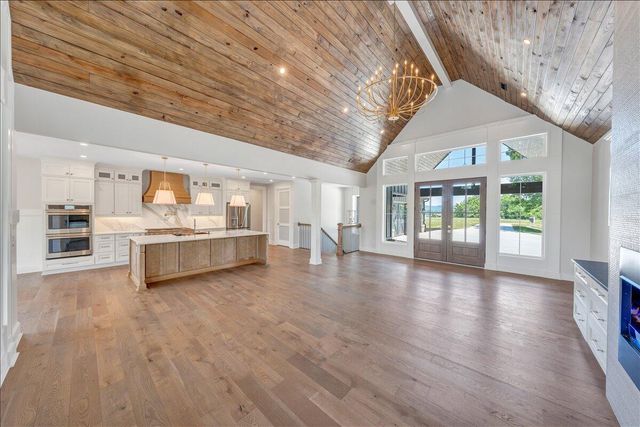 775 Compass Cove CIR, Moneta, VA 24121