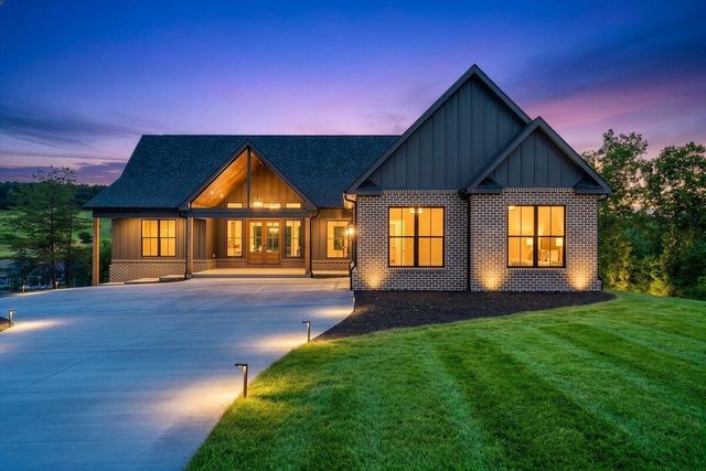 775 Compass Cove CIR, Moneta, VA 24121