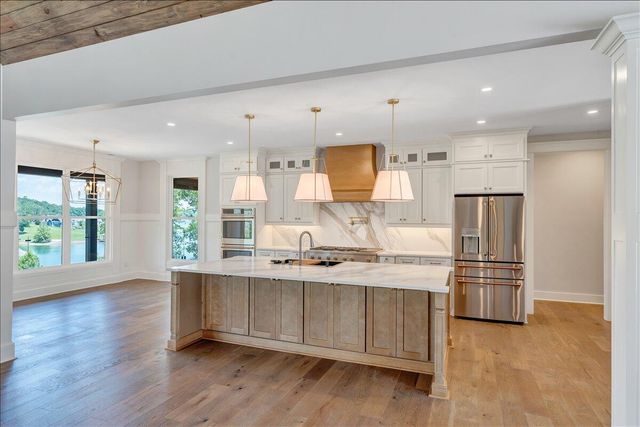 775 Compass Cove CIR, Moneta, VA 24121