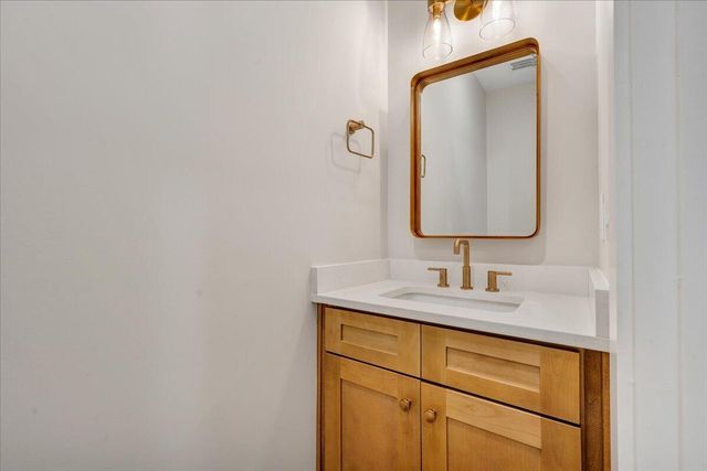 775 Compass Cove CIR, Moneta, VA 24121