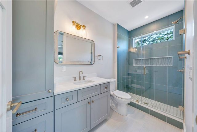 775 Compass Cove CIR, Moneta, VA 24121