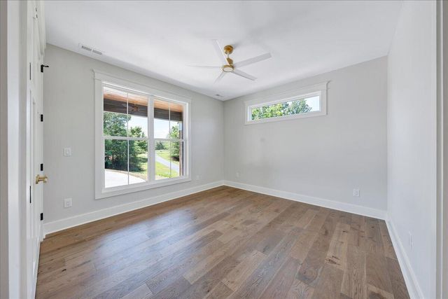 775 Compass Cove CIR, Moneta, VA 24121