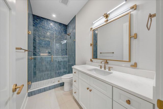 775 Compass Cove CIR, Moneta, VA 24121