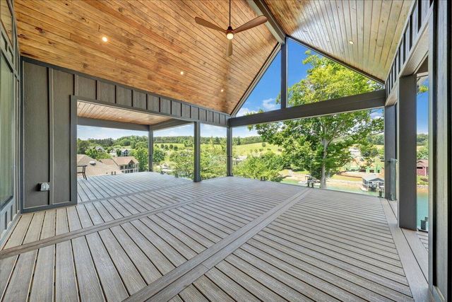 775 Compass Cove CIR, Moneta, VA 24121