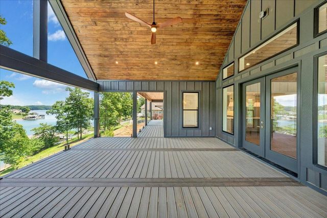 775 Compass Cove CIR, Moneta, VA 24121