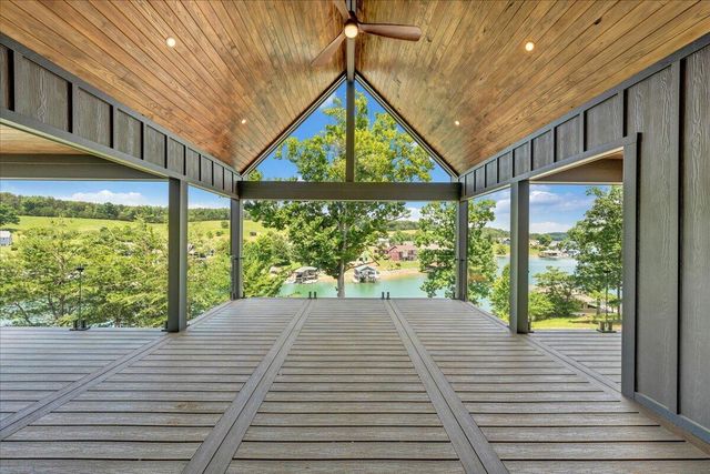 775 Compass Cove CIR, Moneta, VA 24121