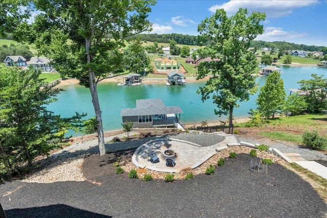 775 Compass Cove CIR, Moneta, VA 24121