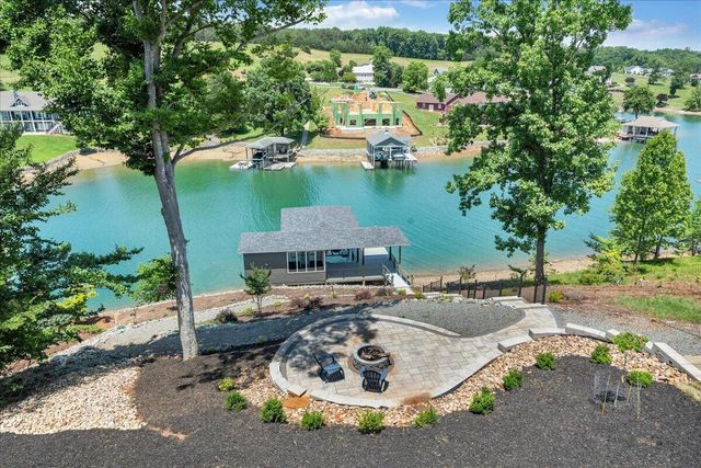 775 Compass Cove CIR, Moneta, VA 24121
