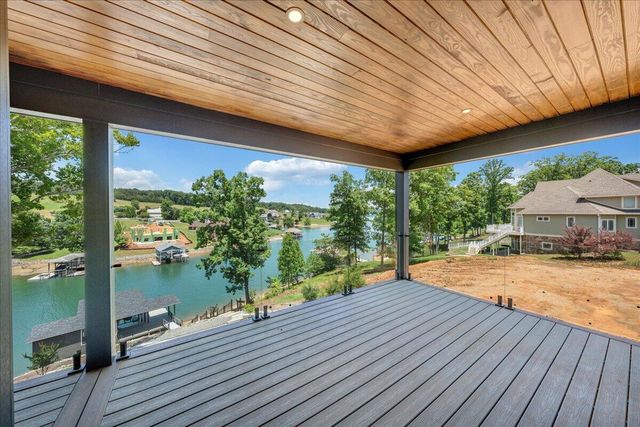 775 Compass Cove CIR, Moneta, VA 24121