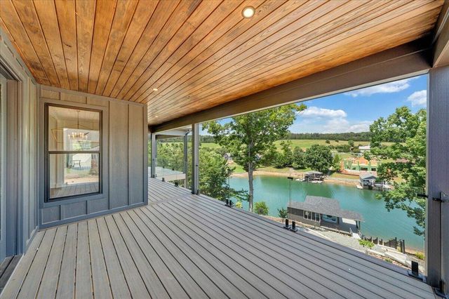 775 Compass Cove CIR, Moneta, VA 24121