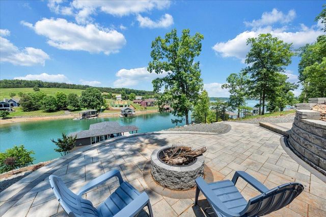 775 Compass Cove CIR, Moneta, VA 24121