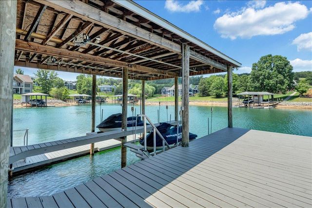 775 Compass Cove CIR, Moneta, VA 24121