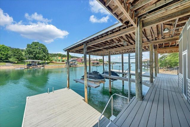 775 Compass Cove CIR, Moneta, VA 24121