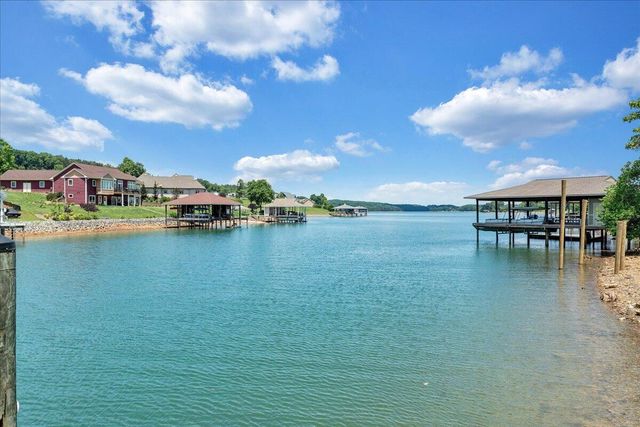 775 Compass Cove CIR, Moneta, VA 24121