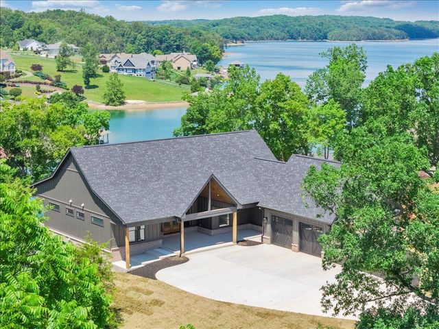 775 Compass Cove CIR, Moneta, VA 24121