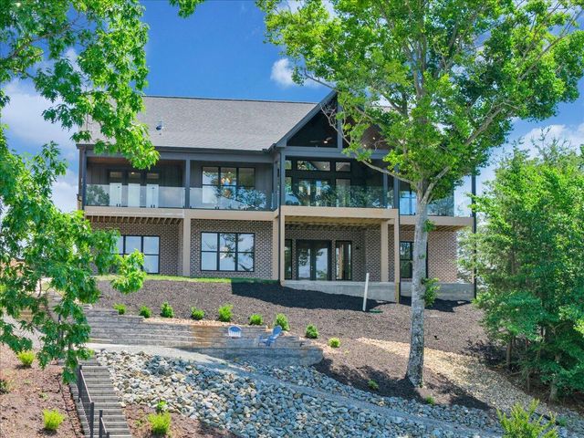 775 Compass Cove CIR, Moneta, VA 24121