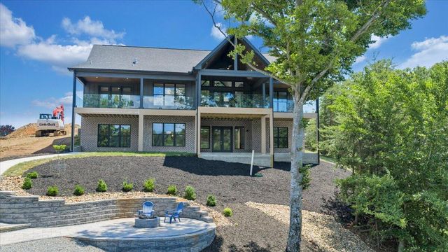 775 Compass Cove CIR, Moneta, VA 24121