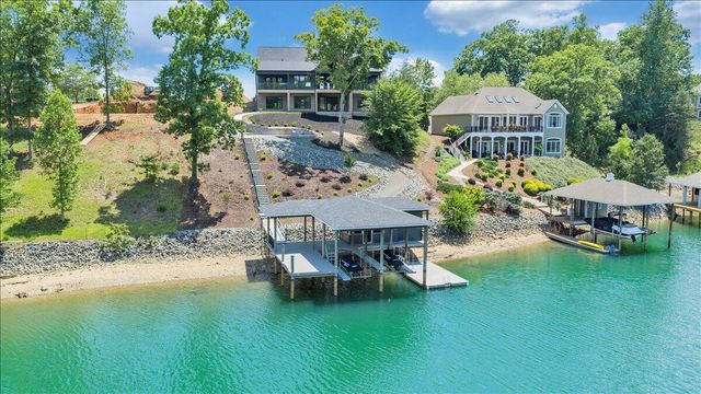 775 Compass Cove CIR, Moneta, VA 24121